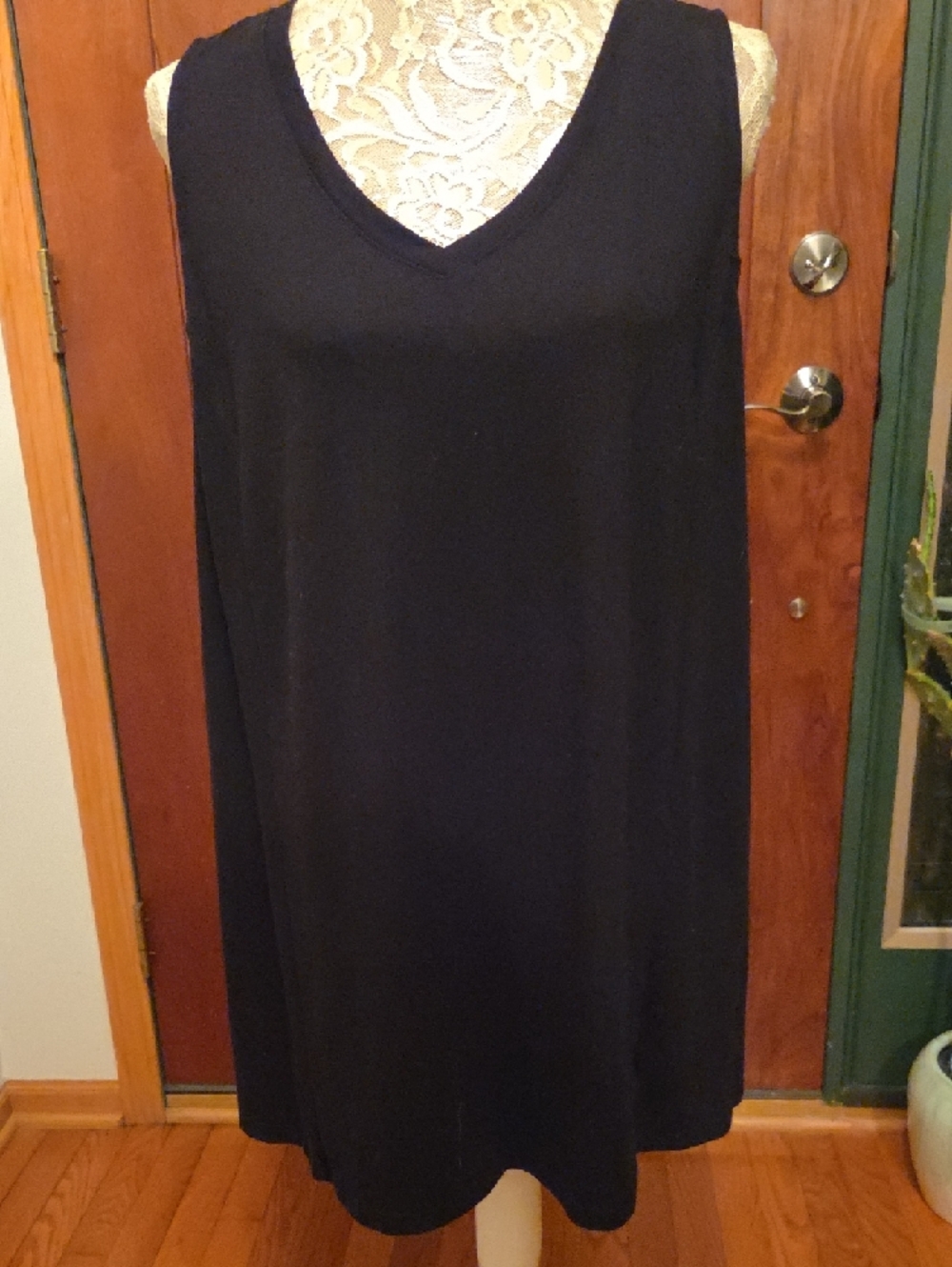 1X Terra & Sky Black Sleeveless Tunic with Lattice Back Detail - Picture 2 of 8